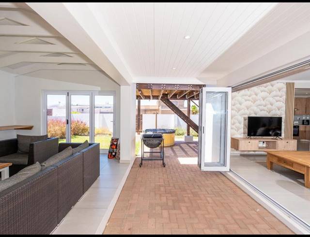 3 BEDROOM HOUSE FOR SALE IN LANGEBAAN NORTH